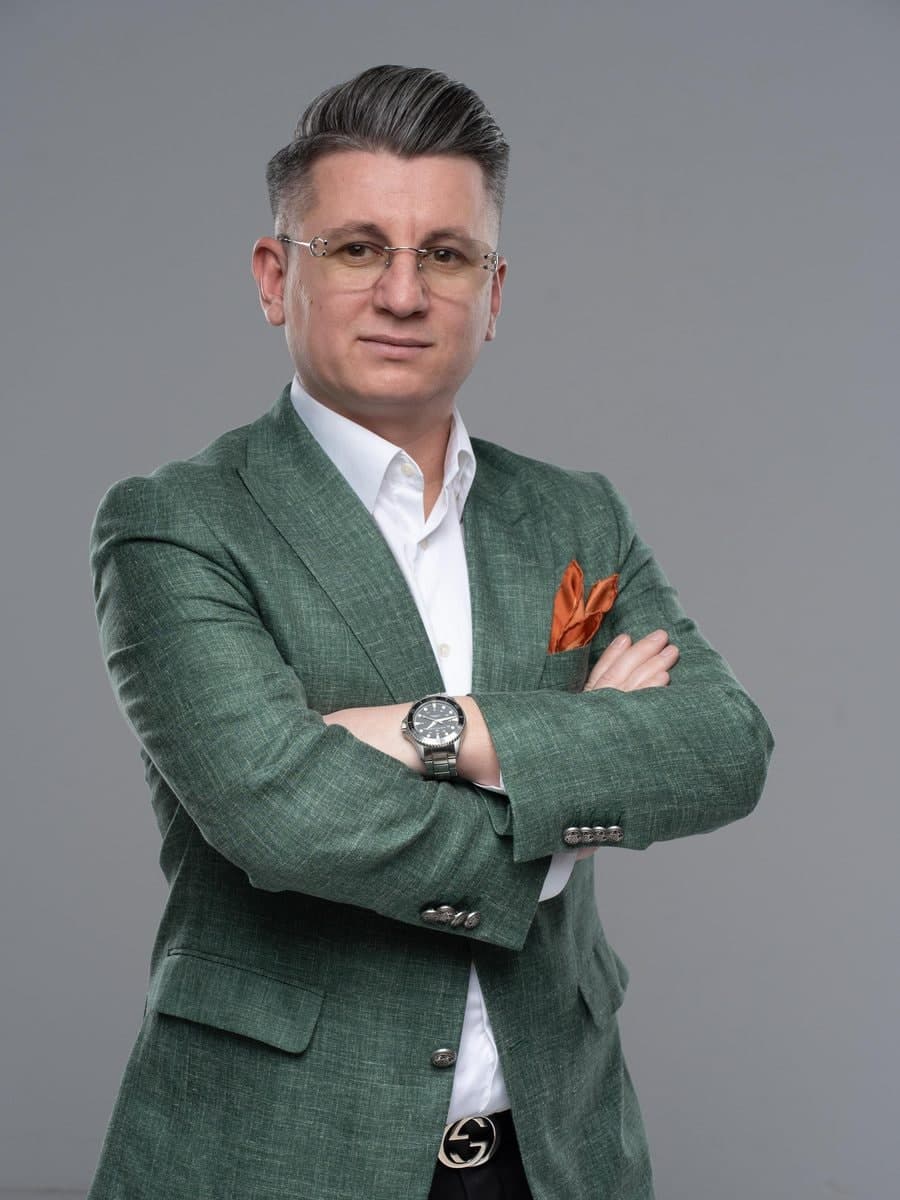 Gabriel Grecu, Broker/Owner FoxFort Imobiliare